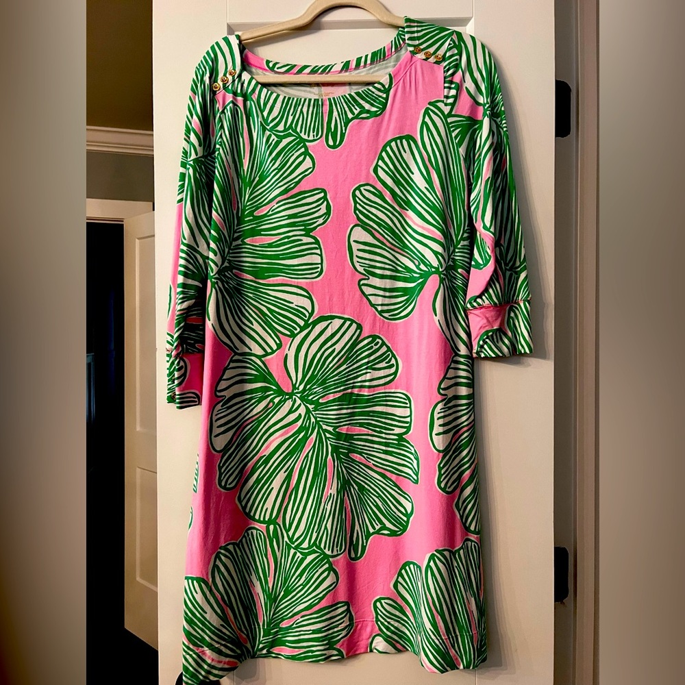 Like new 3Q length sleeve dress.